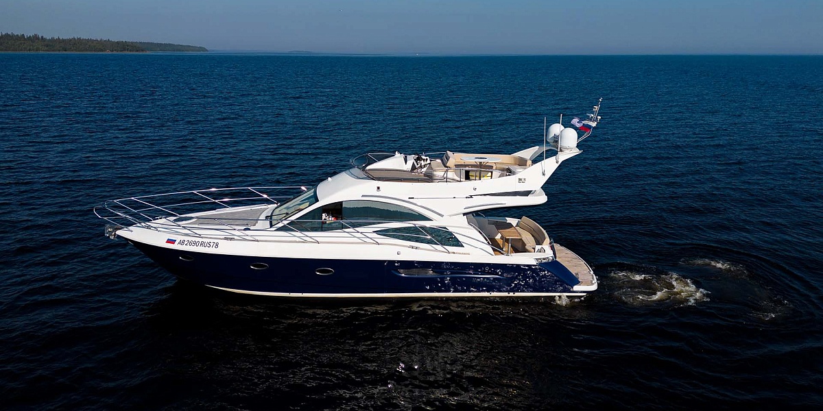 Аренда яхты Galeon 440 в Санкт-Петербурге